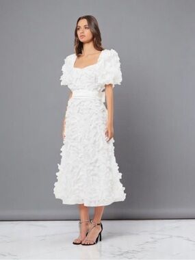 Elliatt | Dresses | Ellliatt Kailee Texture Long Sleeve Midi Dress Xs Color  Ivory Nwt | Poshmark